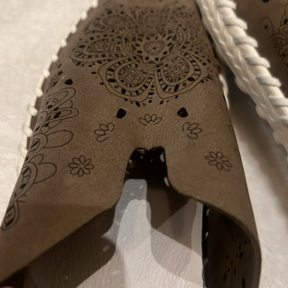 Bernie Mev New York Nubuck brown laser cut slip on moccasins 40/US 9 - Picture 7 of 10